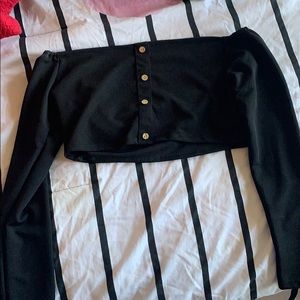 OFF THE SHOULDER CROP TOP